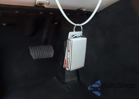 2021 Volvo Xc60 T5 Momentum z USA, uszkodzony, nr VIN YV4102RK1M1738035